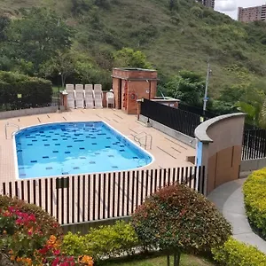 apartamento-amoblado-altos-de-calasanz.colombiamedellinhotels.com/